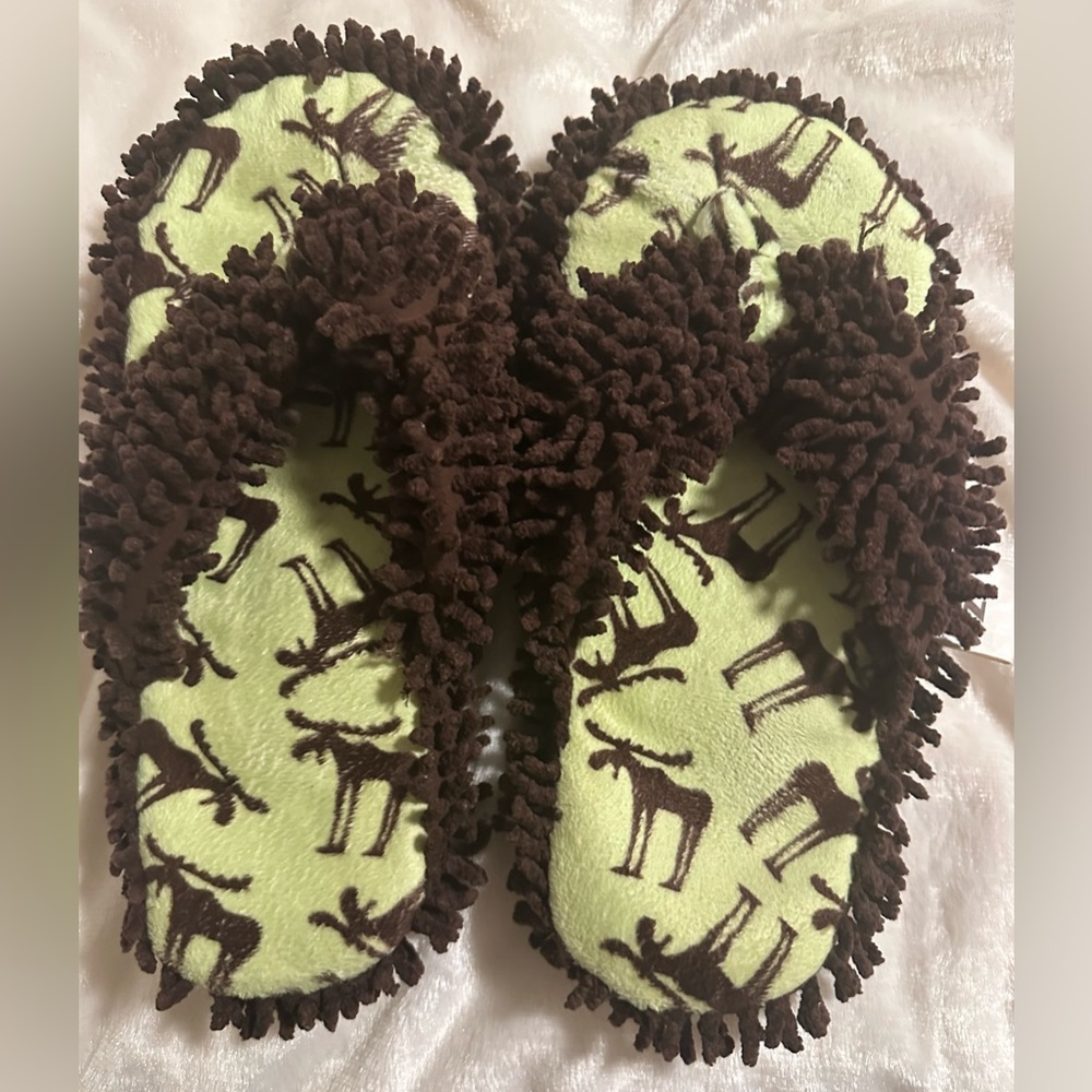 🦃 Lazy One Brown and Green Moose Slippers (flip flop style)